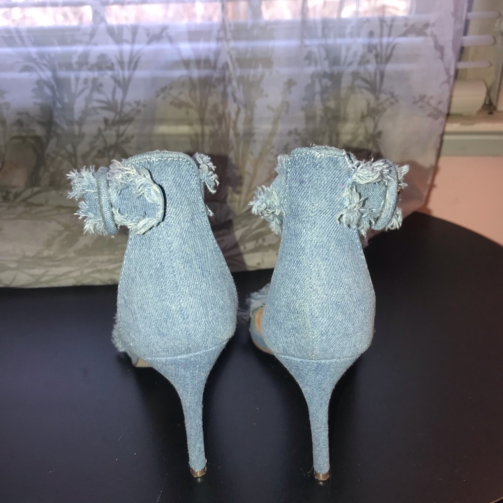 Heels - Picture 4 of 5